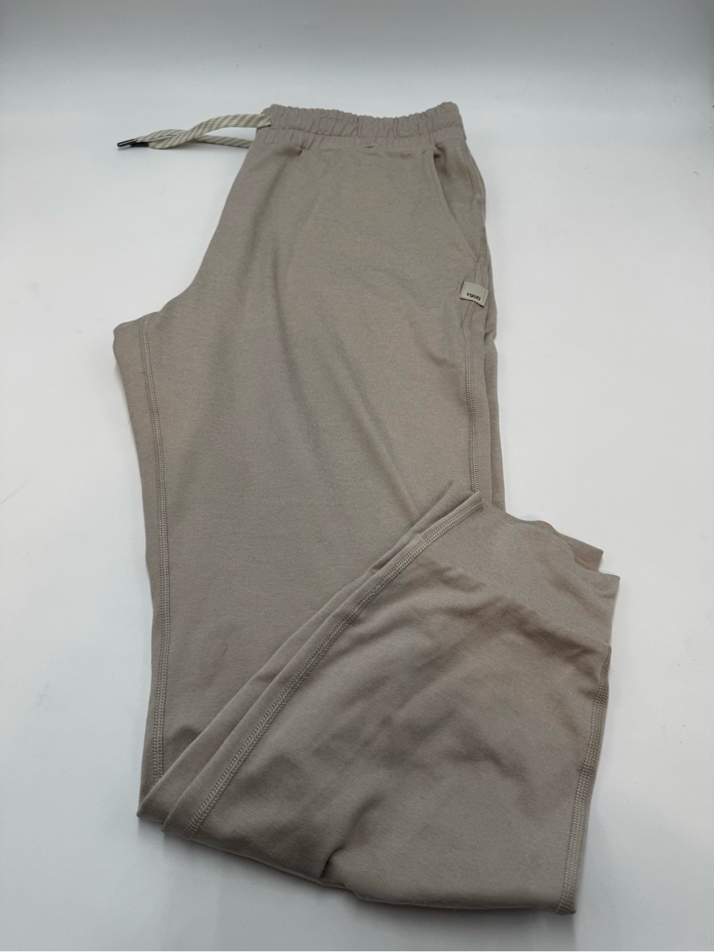 Vuori Performance Jogger in Ecru Heather